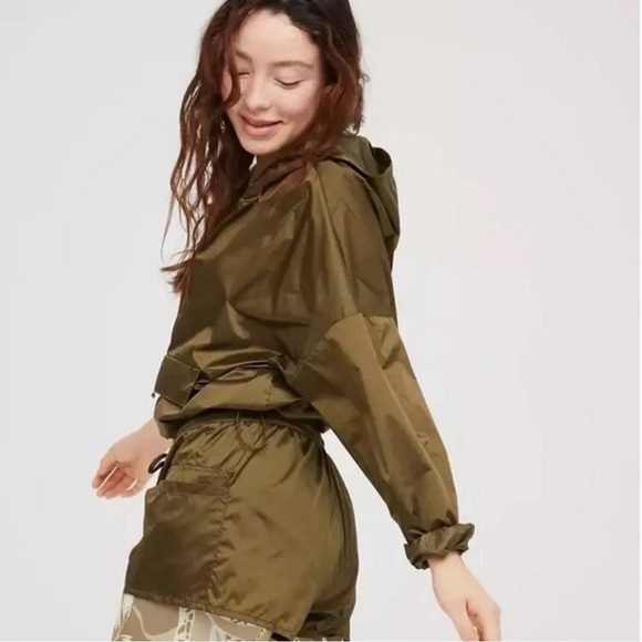 Aerie OFFLINE Shine Green Oversized Pullover Lightweight Windbreaker Jacket - Picture 3 of 12